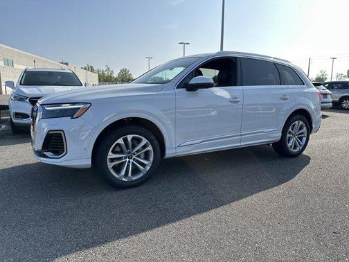 2025 Audi Q7 55 Premium Plus