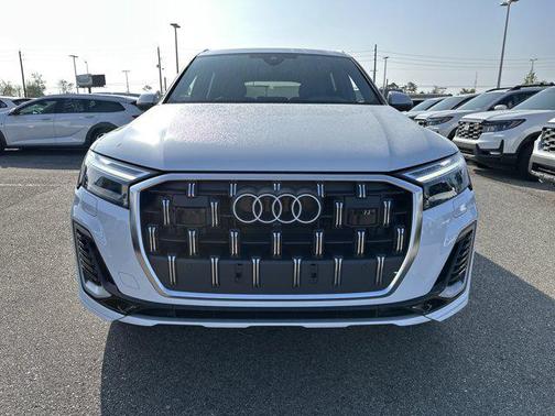 2025 Audi Q7 55 Premium Plus