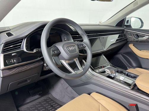 Glacier White Metallic 2026 Audi Q8 55 Prestige