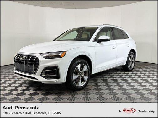 Glacier White Metallic 2023 Audi Q5 40 Premium