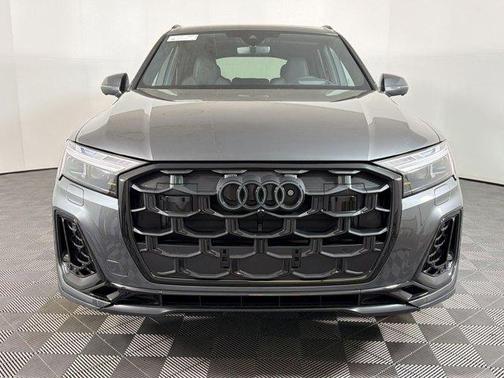 Daytona Gray Pearl Effect 2026 Audi Q7 55 Prestige