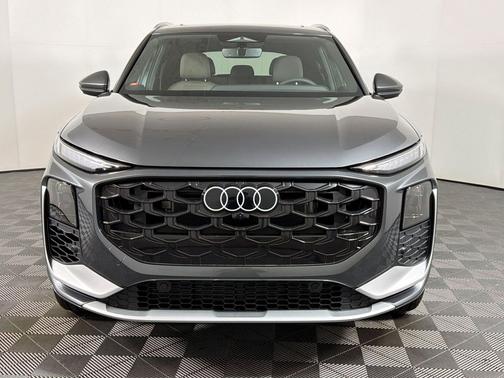 Daytona Gray Pearl Effect 2026 Audi Q3 TFSI quattro S tronic