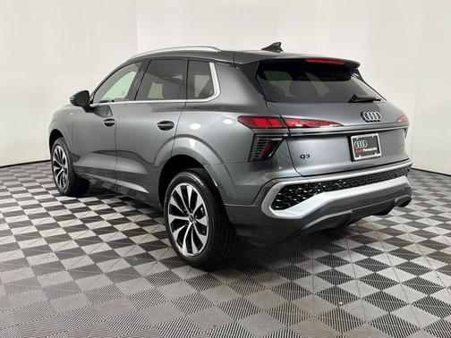 Daytona Gray Pearl Effect 2026 Audi Q3 TFSI quattro S tronic