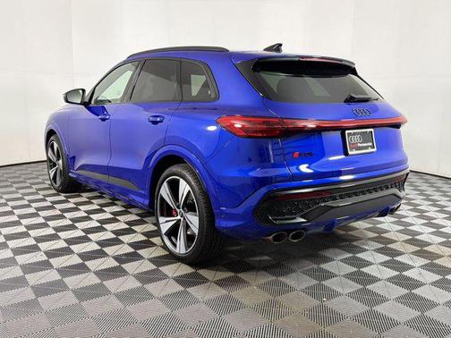 Ultra Blue Metallic 2026 Audi SQ5 3.0T Premium Plus