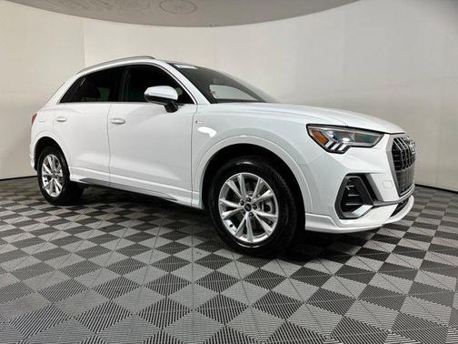 2025 Audi Q3 Premium 45 TFSI S line quattro Tiptronic