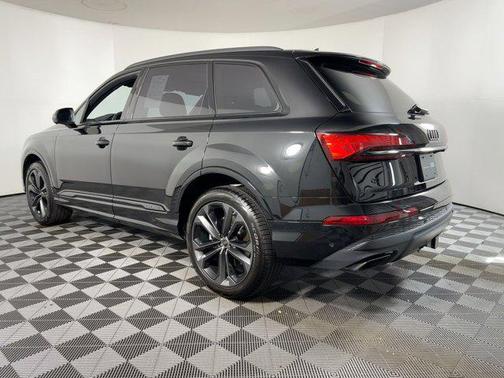 2025 Audi Q7 55 Premium Plus