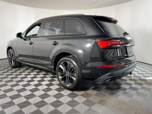 2025 Audi Q7 55 Premium Plus