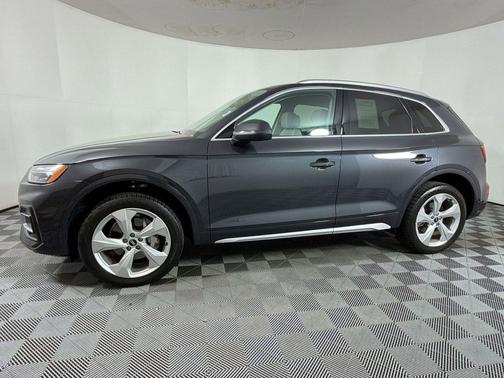 Manhattan Gray Metallic 2021 Audi Q5 45 Premium Plus