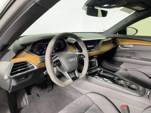 2023 Audi e-tron GT Premium Plus quattro