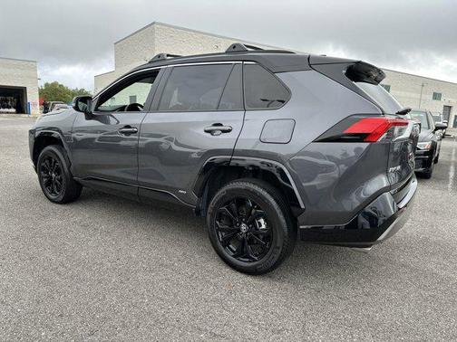 2023 Toyota RAV4 Hybrid SE