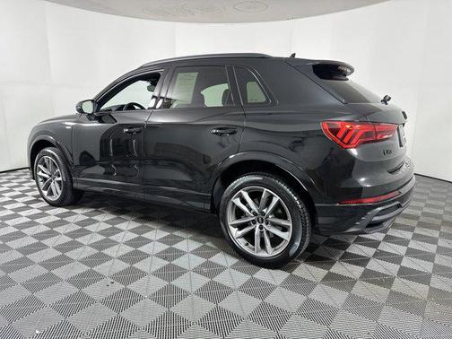 2025 Audi Q3 Premium 45 TFSI S line quattro Tiptronic