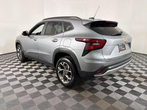 Sterling Gray Metallic 2025 Chevrolet Trax LT