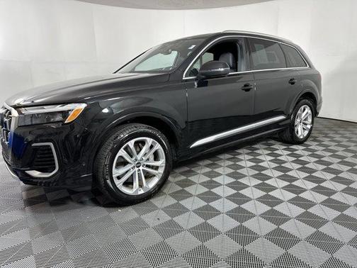 2025 Audi Q7 55 Premium