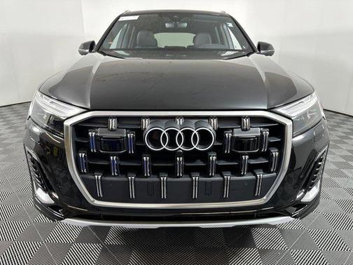 2025 Audi Q7 55 Premium