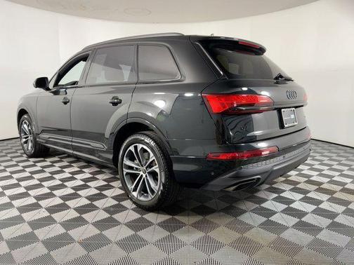 2025 Audi Q7 45 Premium Plus