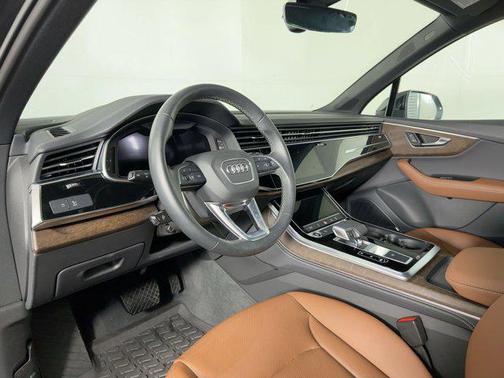 2025 Audi Q7 45 Premium Plus