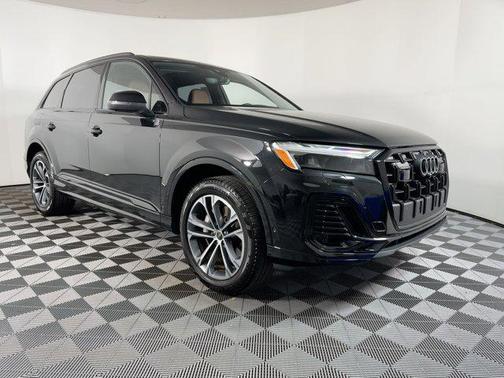 2025 Audi Q7 45 Premium Plus
