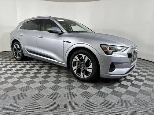 2022 Audi e-tron Premium