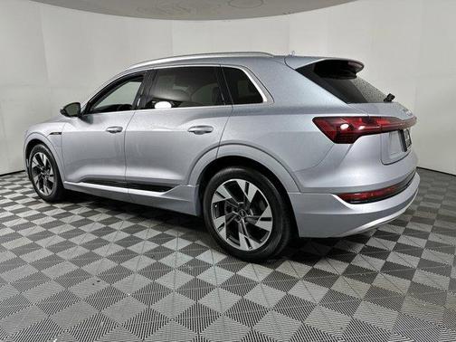2022 Audi e-tron Premium