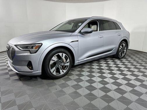 2022 Audi e-tron Premium