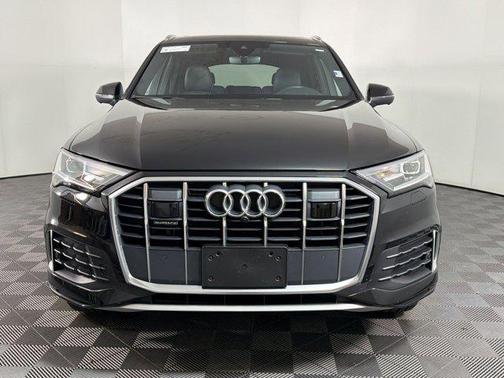 Mythos Black Metallic 2023 Audi Q7 45 Premium