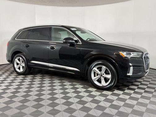 Mythos Black Metallic 2023 Audi Q7 45 Premium