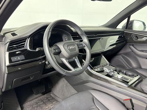 Mythos Black Metallic 2023 Audi Q7 45 Premium