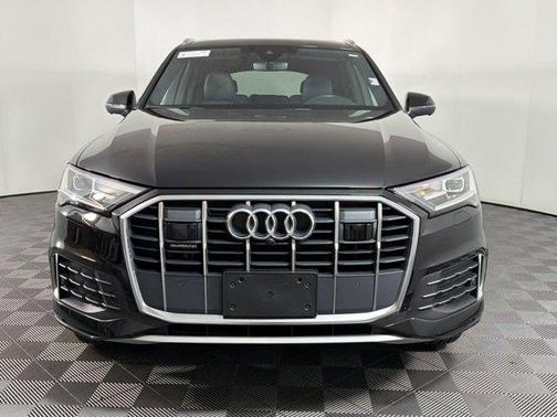 Mythos Black Metallic 2023 Audi Q7 45 Premium