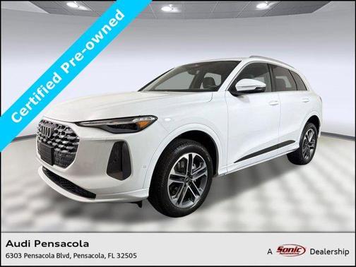 White 2025 Audi Q5 Premium Plus TFSI quattro S tronic