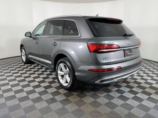 2023 Audi Q7 45 Premium Plus