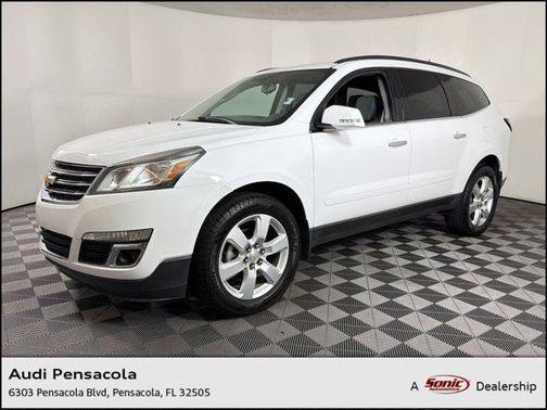 Summit White 2017 Chevrolet Traverse 1LT