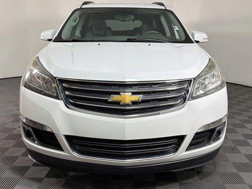Summit White 2017 Chevrolet Traverse 1LT