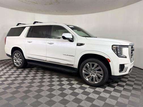 White Frost Tricoat 2021 GMC Yukon XL SLT