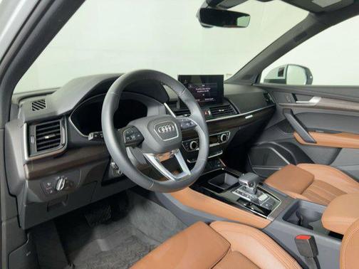2025 Audi Q5 45 S line Premium Plus