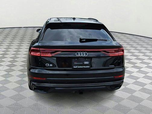 2022 Audi Q8 55 Prestige