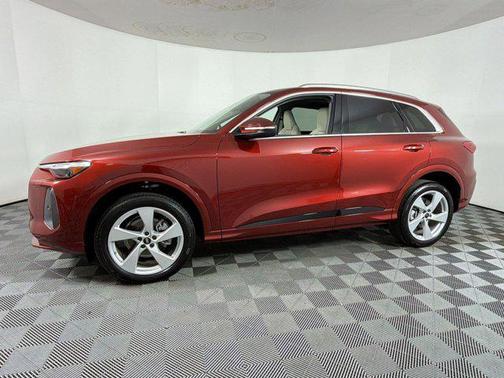 Grenadine Red Metallic 2025 Audi Q5 Premium Plus TFSI quattro S tronic