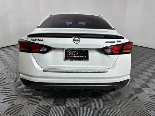 2022 Nissan Altima SR FWD