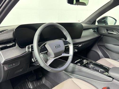 Mythos Black Metallic 2026 Audi Q3 TFSI quattro S tronic