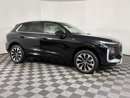 Mythos Black Metallic 2026 Audi Q3 TFSI quattro S tronic
