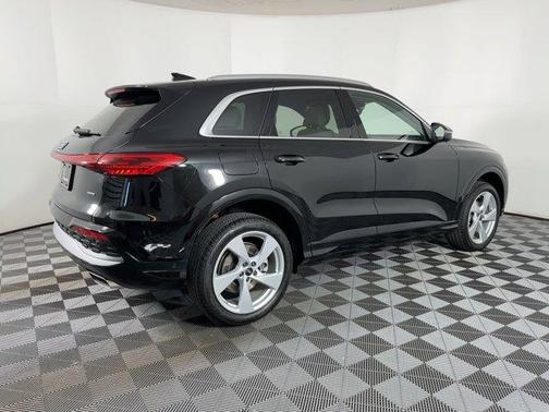 2025 Audi Q5 Premium Plus TFSI quattro S tronic