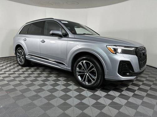 2025 Audi Q7 45 Premium Plus