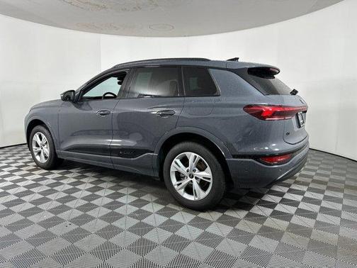 2025 Audi Q6 e-tron Premium Plus