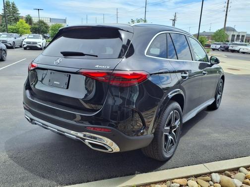 2025 Mercedes-Benz GLC 350e Base 4MATIC