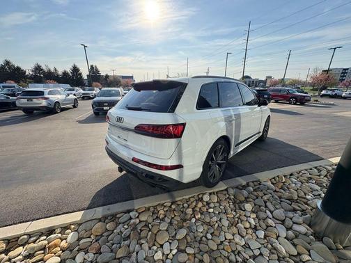 Glacier White Metallic 2023 Audi SQ7 4.0T Premium Plus