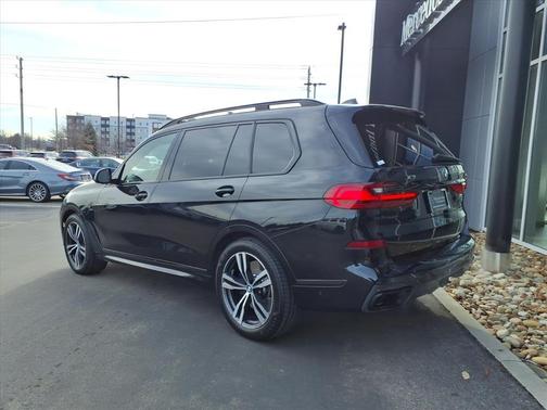 2020 BMW X7 M50i