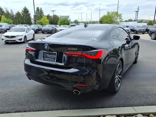 Black Sapphire Metallic 2021 BMW 430 i