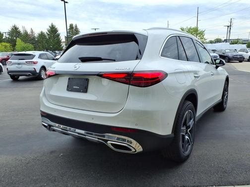 Polar White 2026 Mercedes-Benz GLC 300 Base 4MATIC
