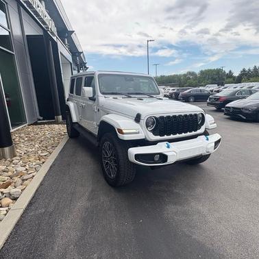 Bright White Clearcoat 2024 Jeep Wrangler 4xe High Altitude