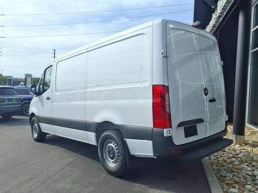 Arctic White 2026 Mercedes-Benz Sprinter 2500