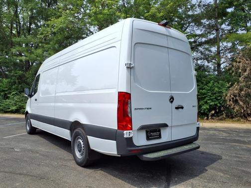 2025 Mercedes-Benz Sprinter 2500 High Roof